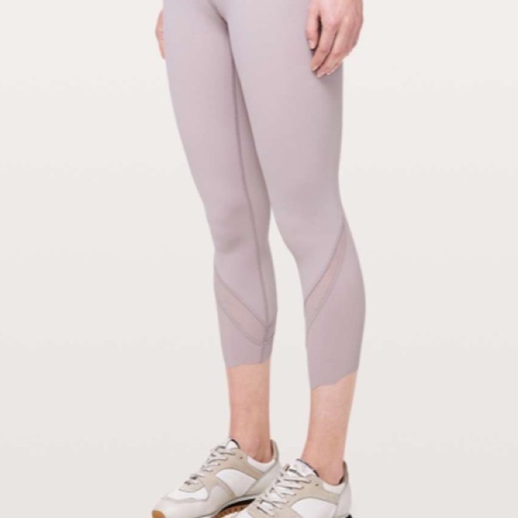 Lululemon Wunder Under Crop II Roll Down Scallop Full-On 24" Smoky Blush sz 2 - Picture 1 of 8